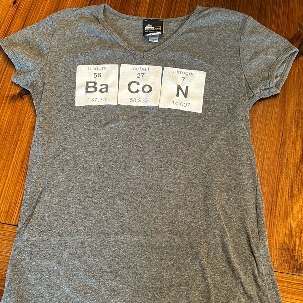 Juniors size medium gray tshirt - Think Geek